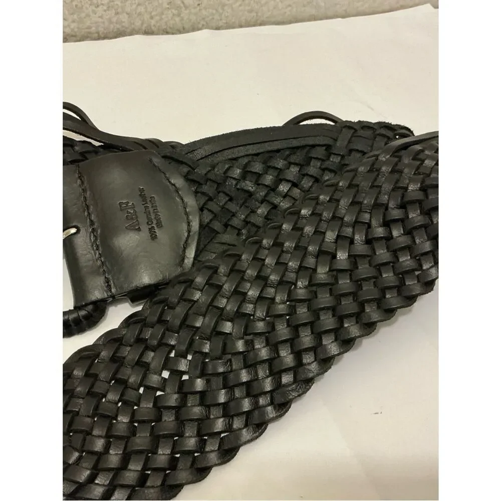 N/A wide woven